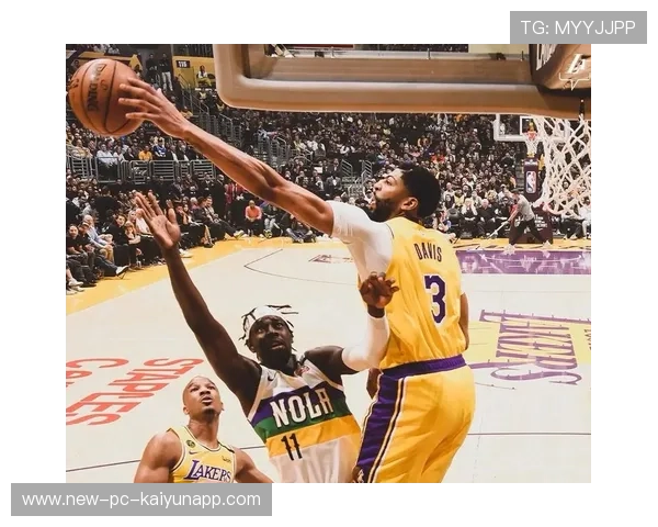 安东尼·戴维斯篮下封盖，湖人内线防守无解